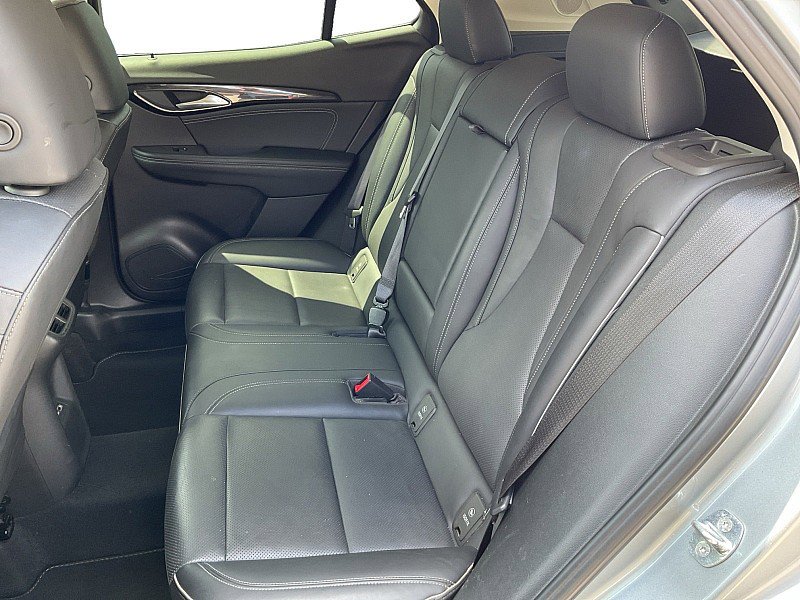 Used 2023 Buick Envision Essence image 11