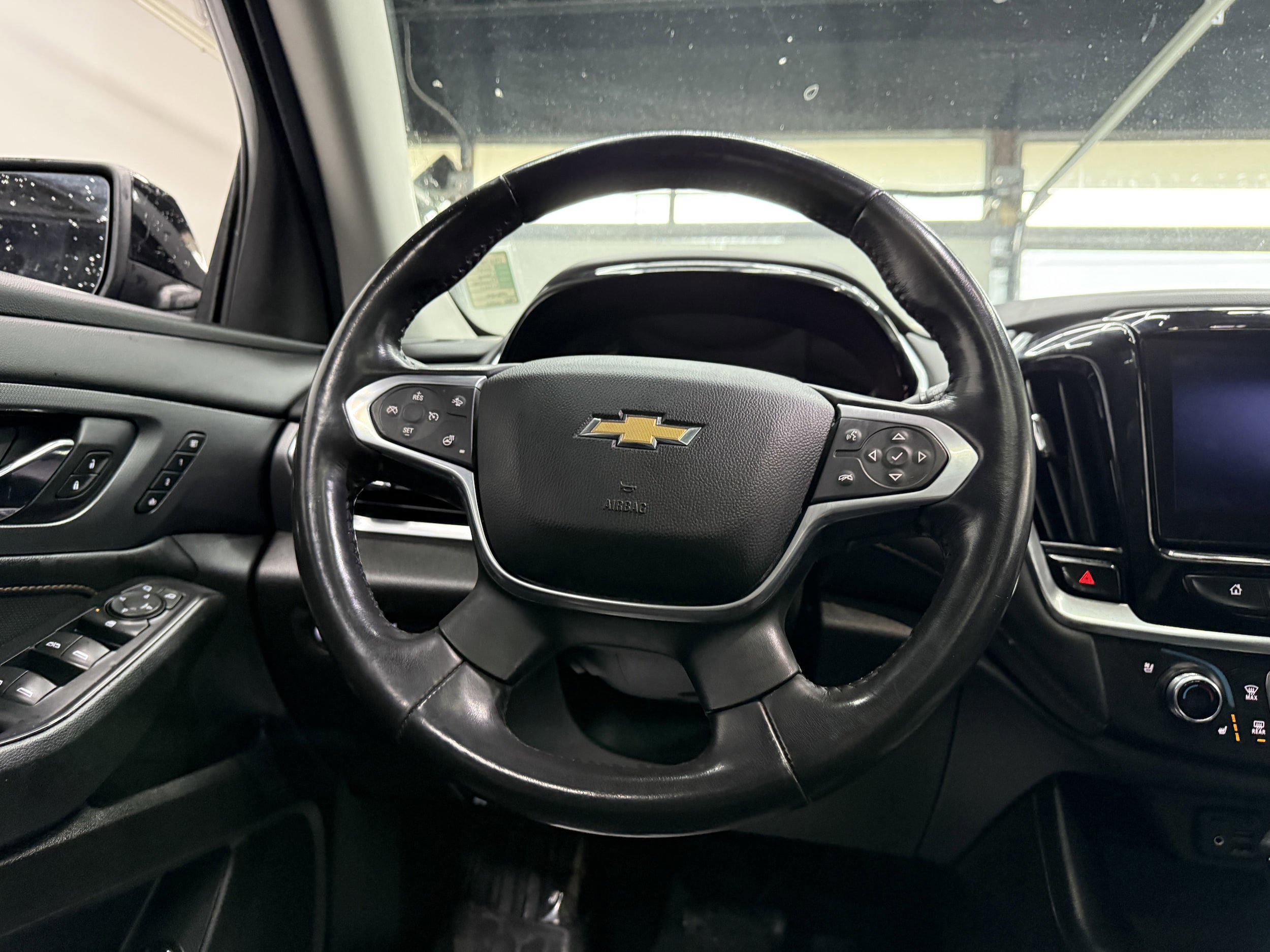 Used 2021 Chevrolet Traverse Premier w/ Redline Edition AWD/4WD image 17