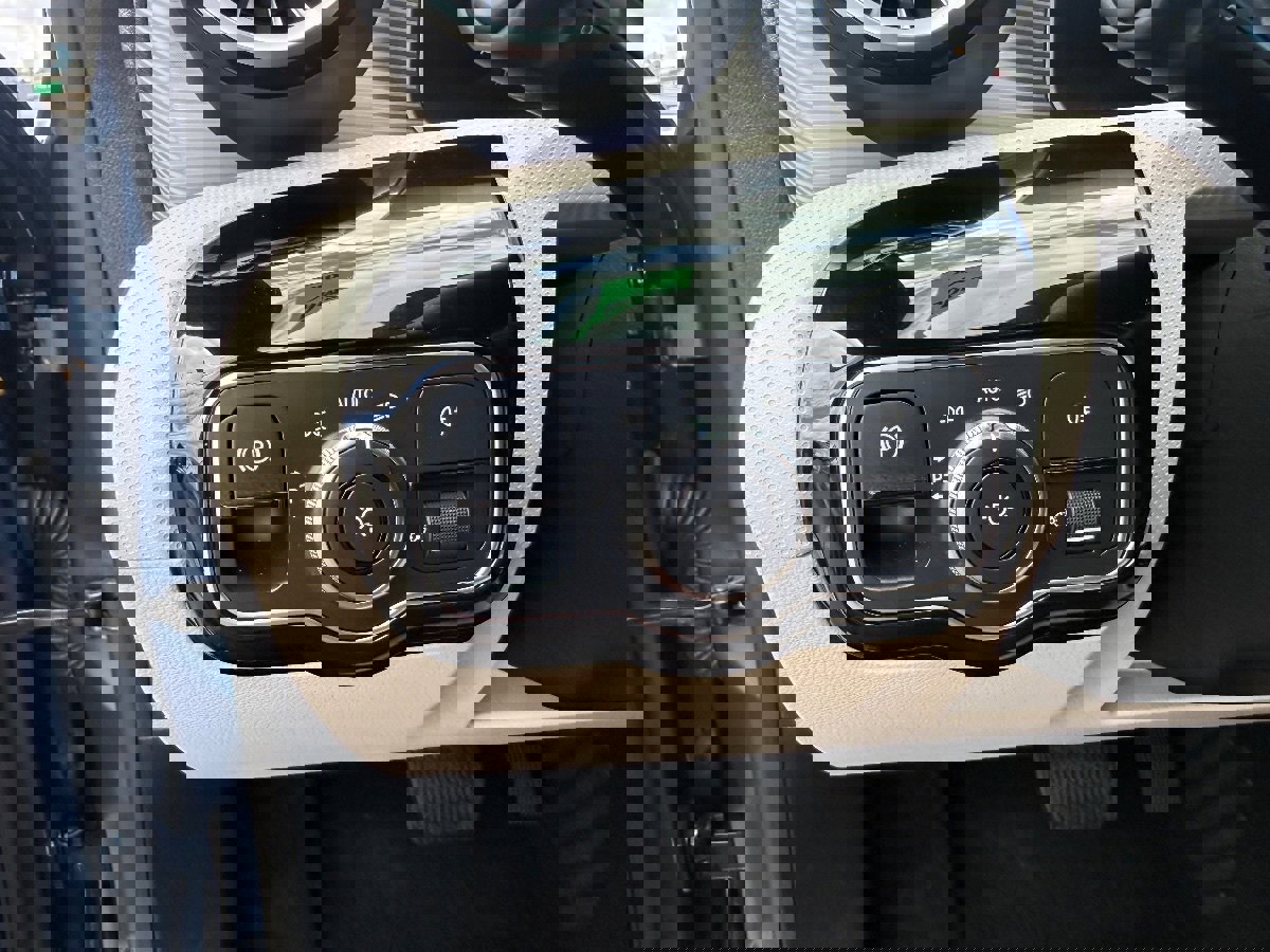 Used 2020 Mercedes-Benz CLA 250 4MATIC image 21