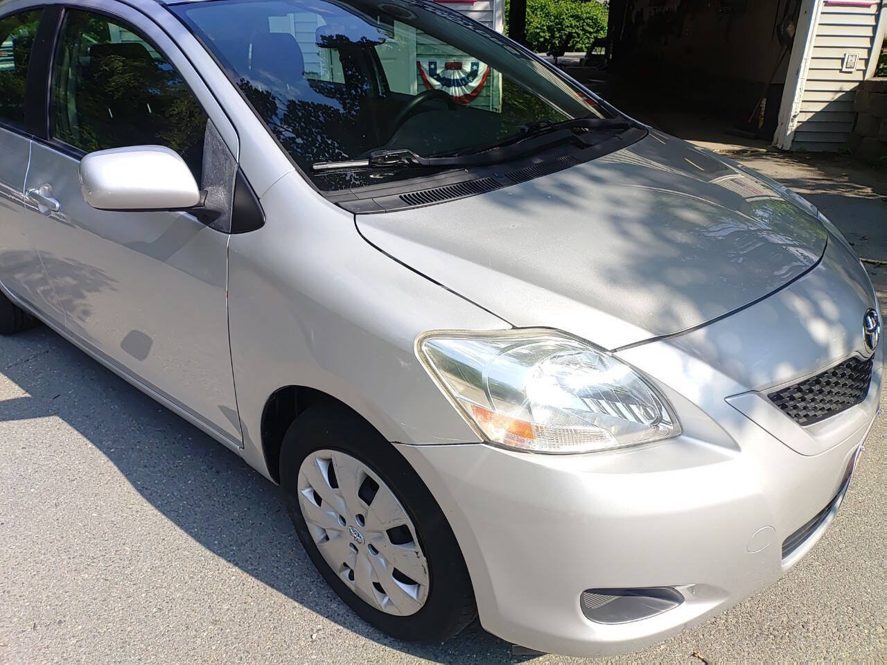 Used 2012 Toyota Yaris Sedan FWD image 6