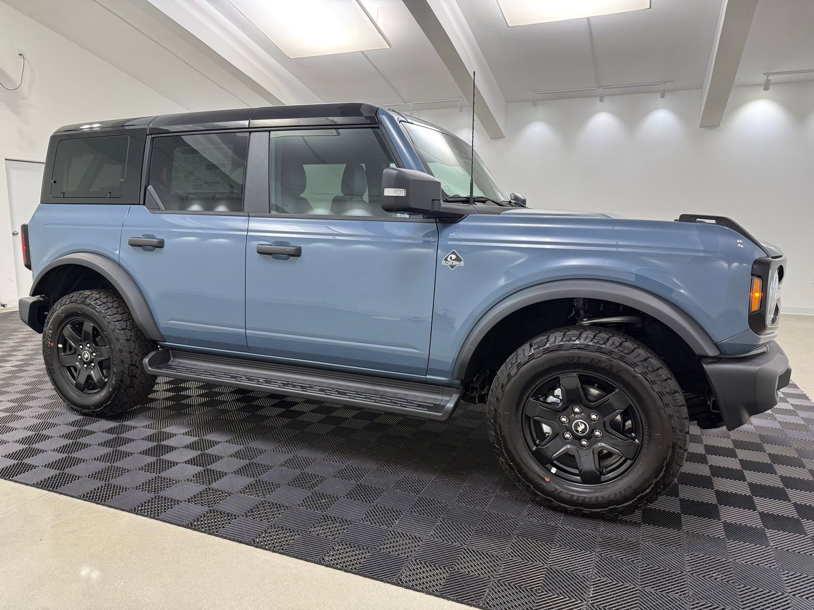 New 2025 Ford Bronco Outer Banks image 1