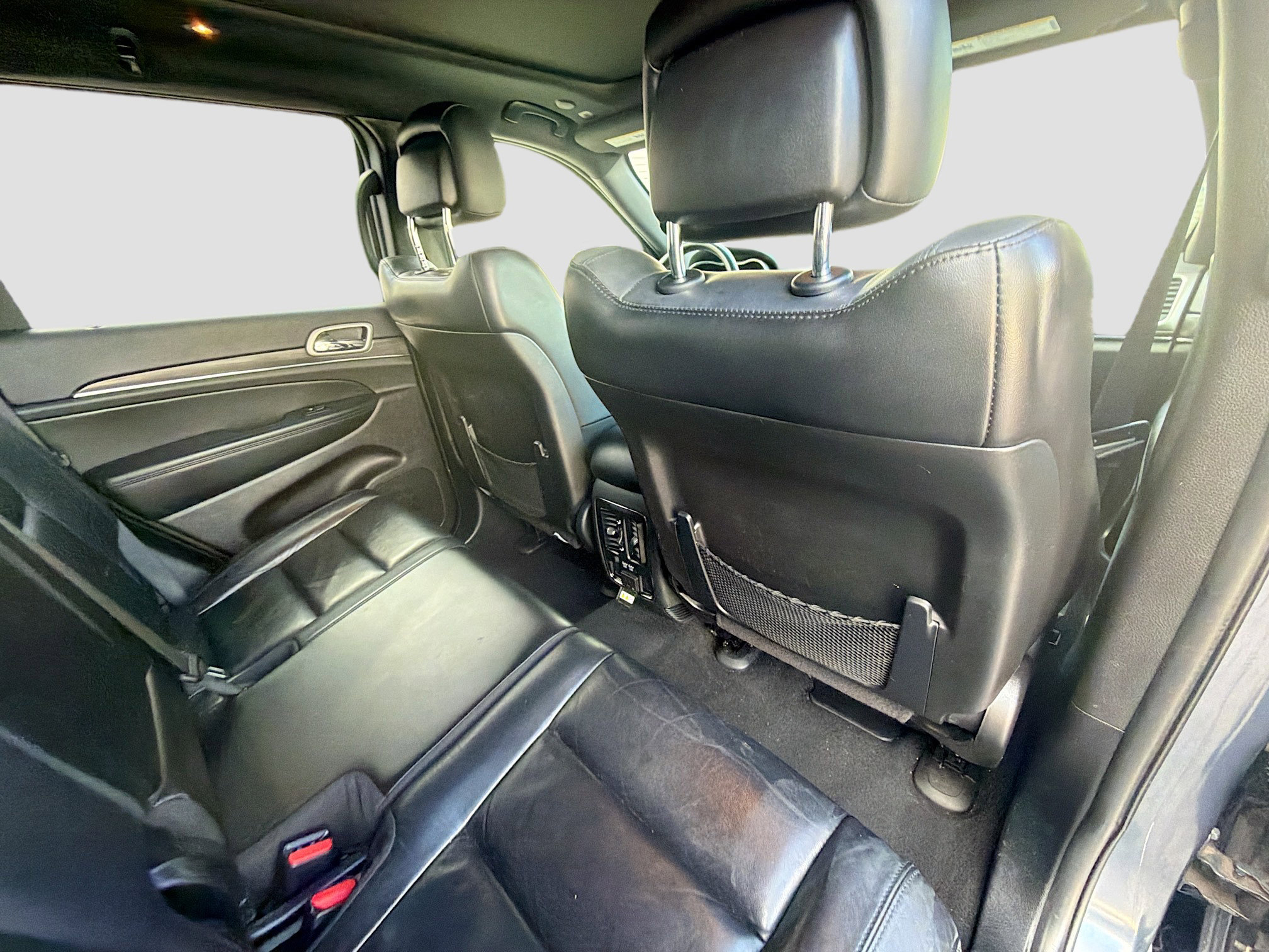 Used 2021 Jeep Grand Cherokee Limited w/ Sun & Sound Group RWD image 30