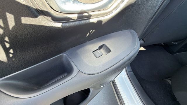 Used 2023 Honda HR-V LX image 15