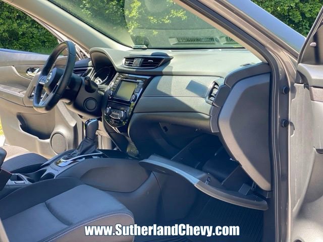 Used 2020 Nissan Rogue SV FWD image 17