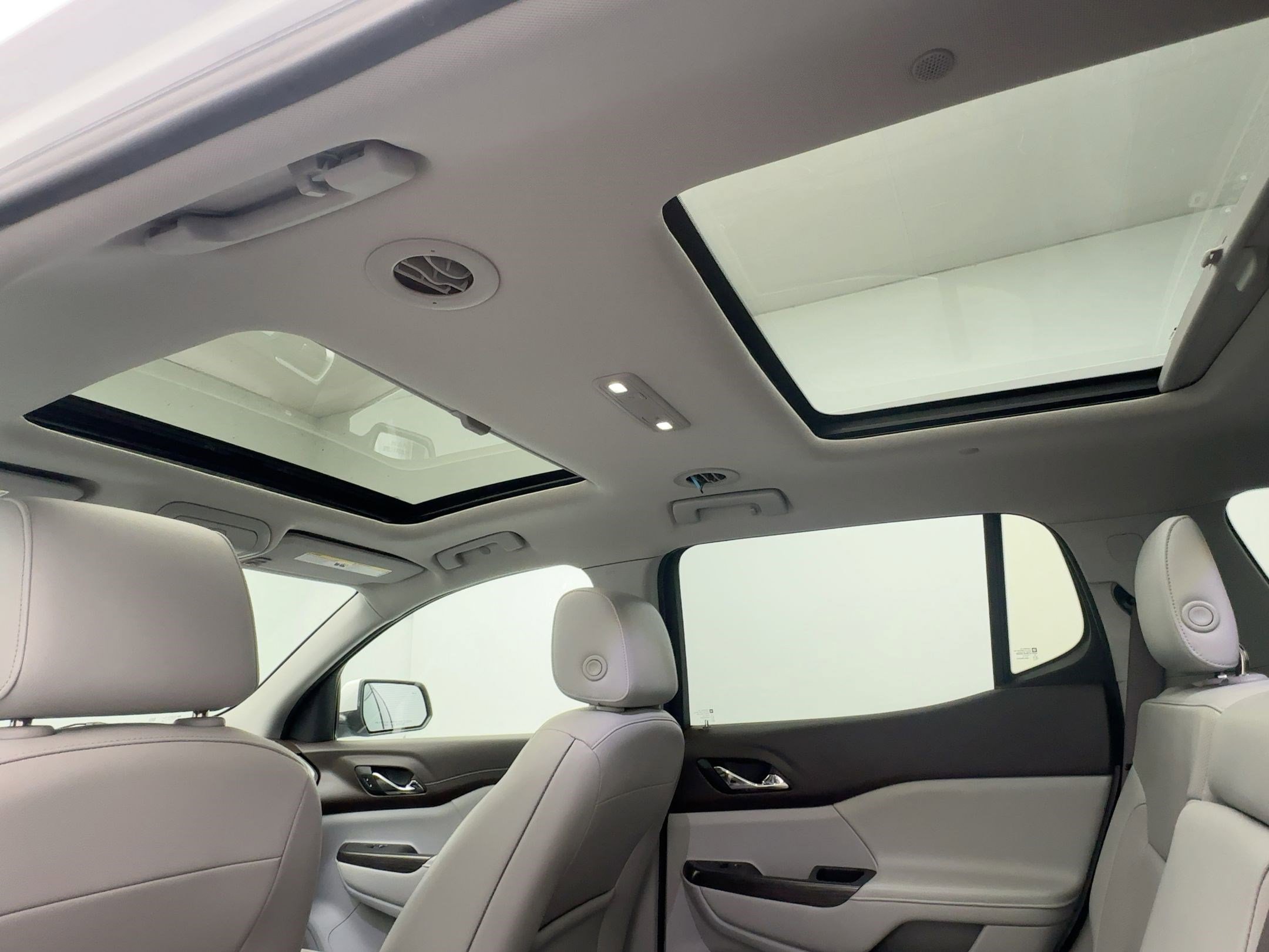 Used 2019 GMC Acadia SLT image 16