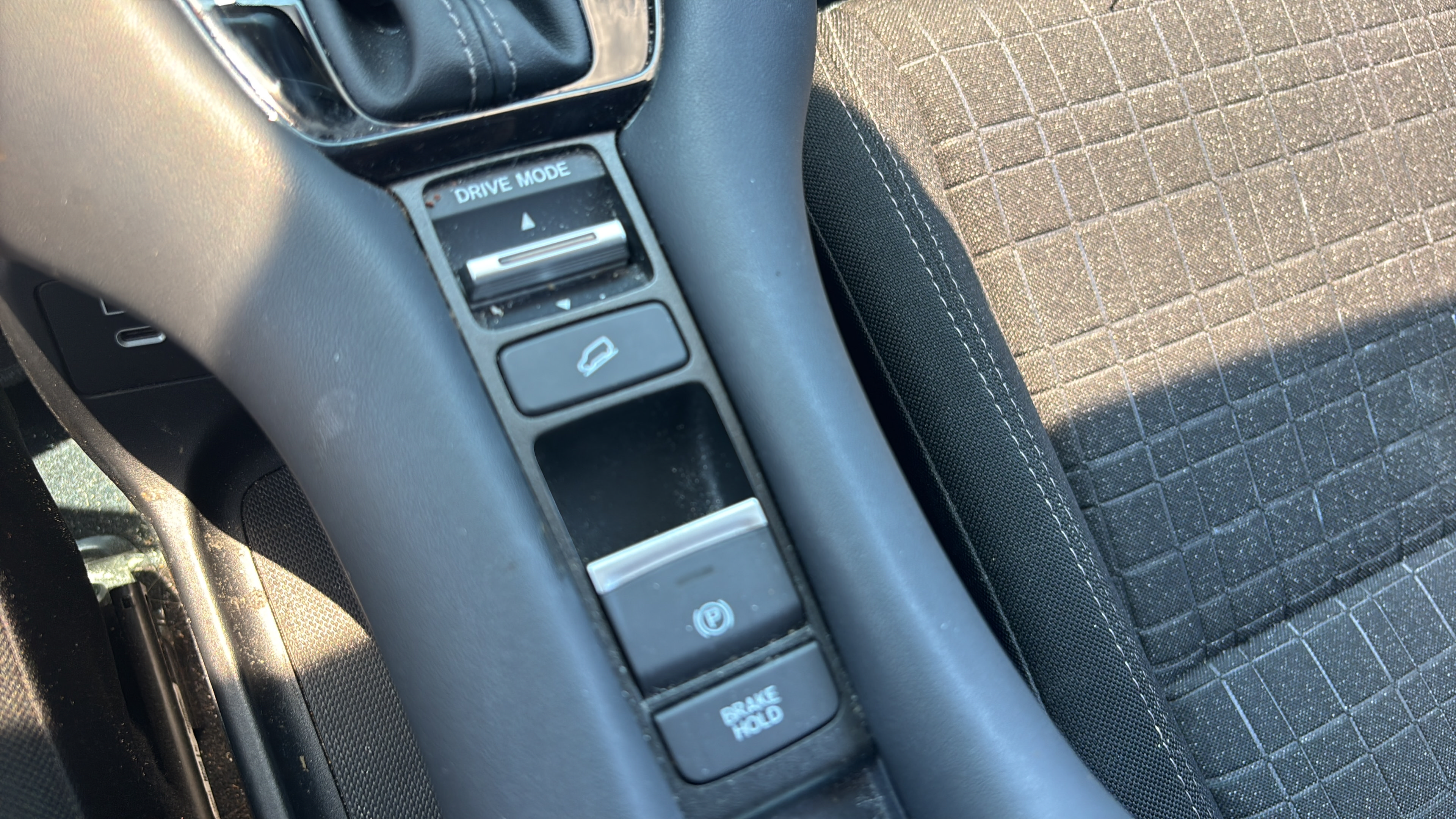 Certified 2024 Honda HR-V LX image 18
