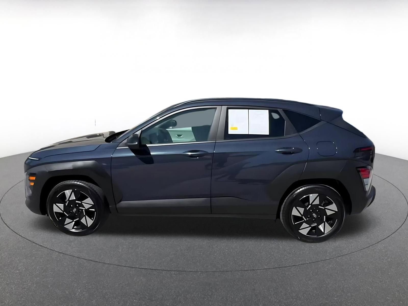 Used 2025 Hyundai Kona SEL image 8