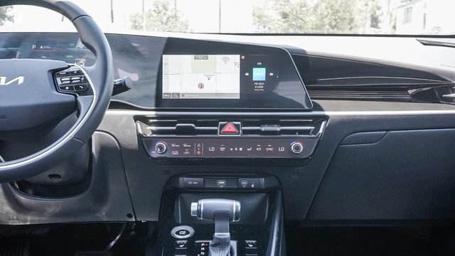 Certified 2025 Kia Niro EX FWD image 14