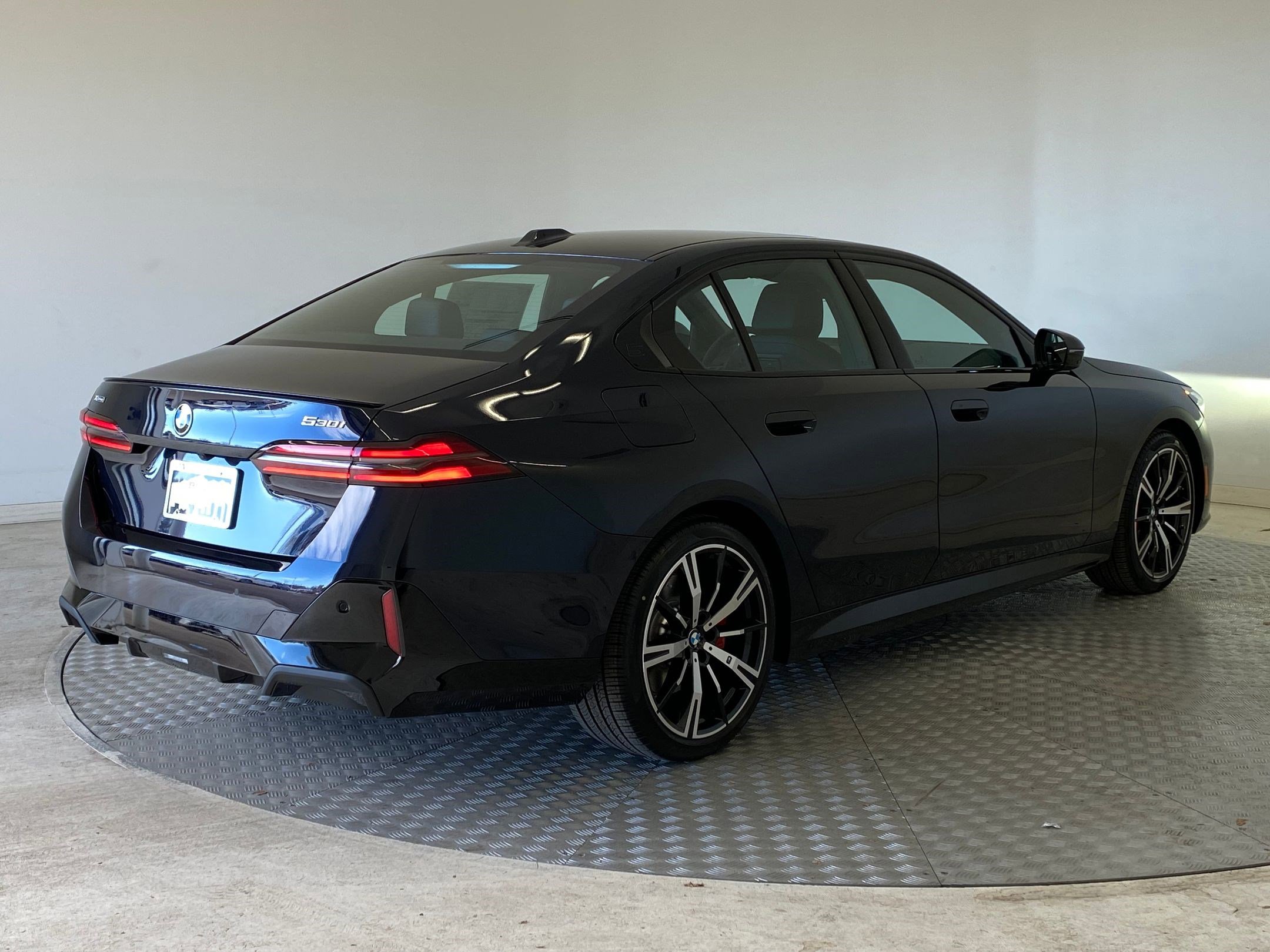 New 2026 BMW 530i xDrive w/ M Sport Package image 8