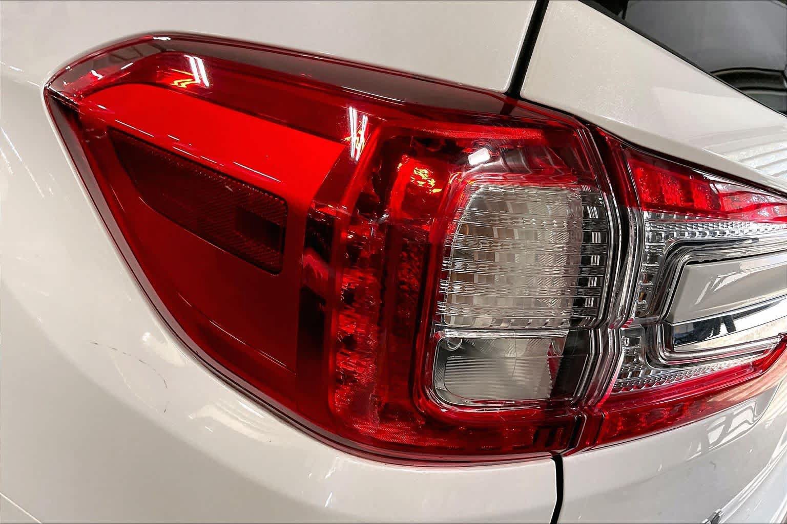 Used 2023 Subaru Ascent Limited w/ Technology Package AWD/4WD image 29