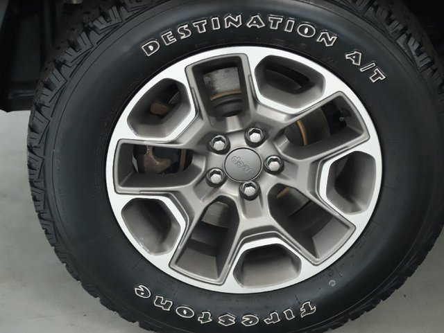 Used 2022 Jeep Cherokee Trailhawk w/ Comfort/Convenience Group AWD/4WD image 12