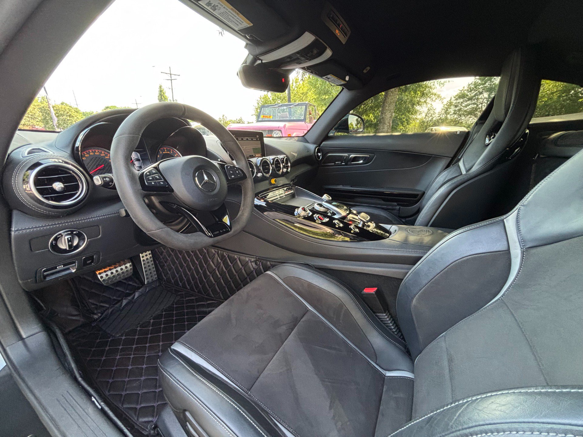Used 2018 Mercedes-Benz AMG GT R image 10