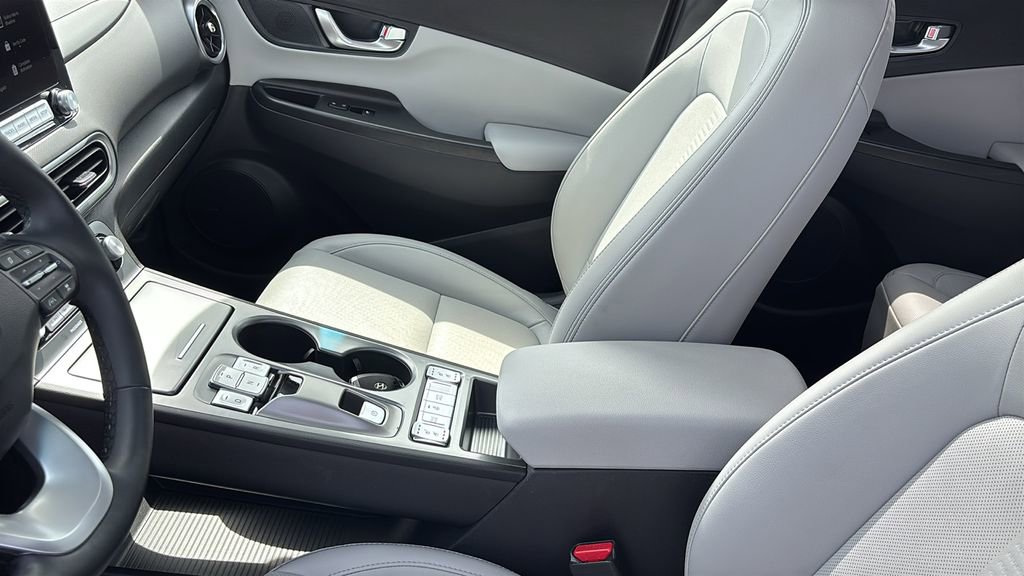 Used 2023 Hyundai Kona Limited w/ Cargo Package FWD image 24