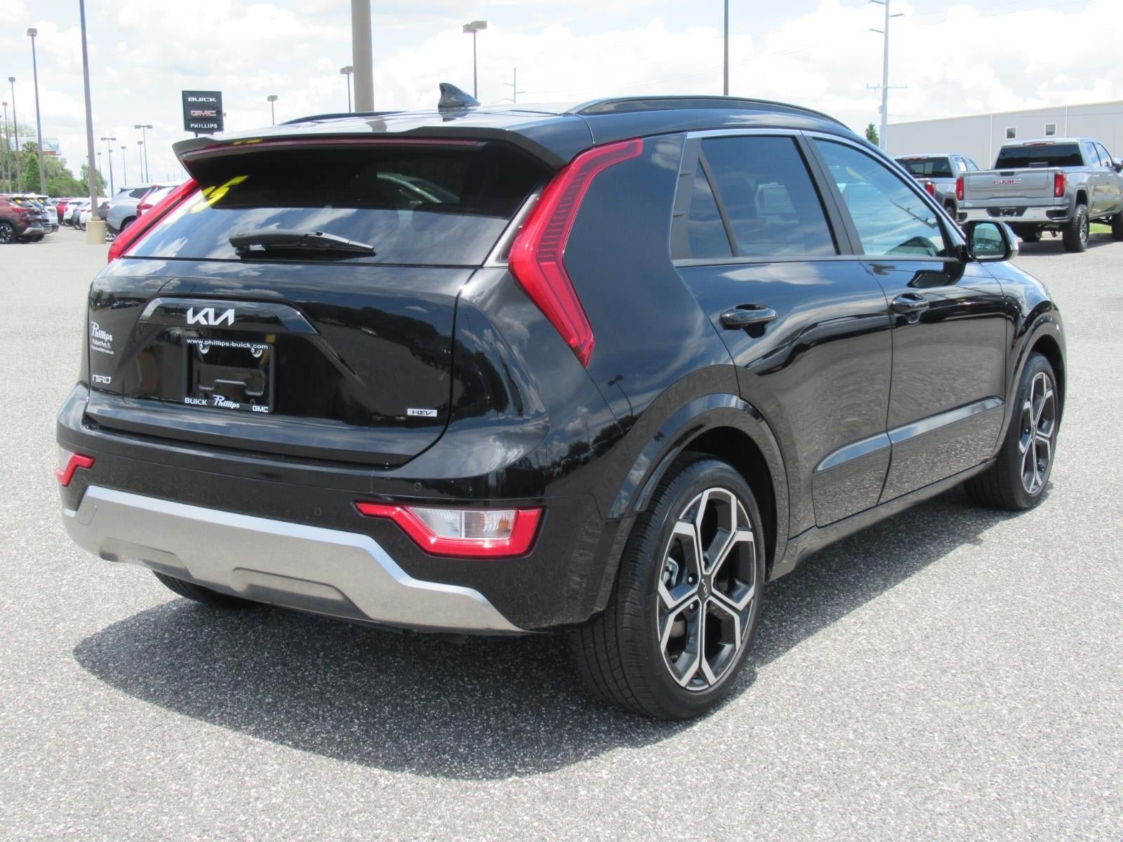 Used 2025 Kia Niro EX Touring FWD image 7