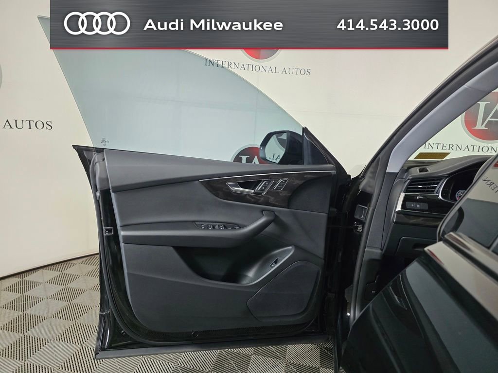 Used 2023 Audi Q8 Premium w/ Convenience Package AWD/4WD image 12