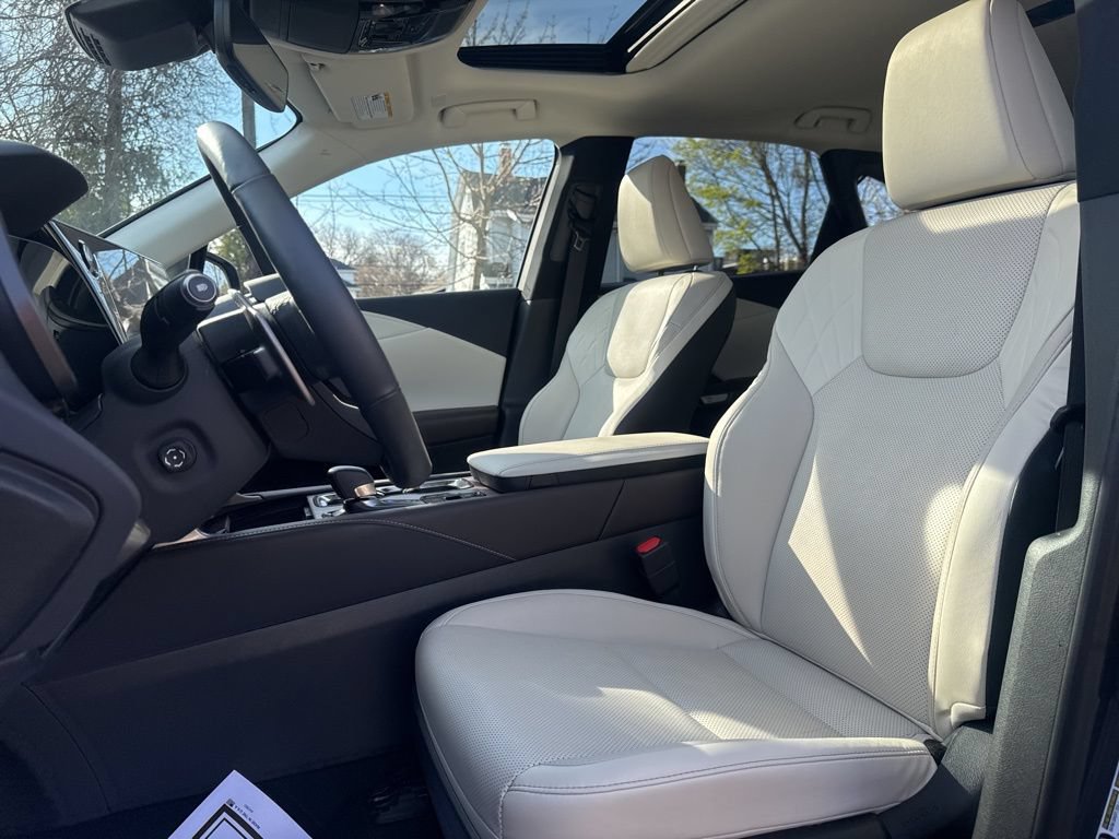 Used 2024 Lexus RX 350 Premium w/ Accessory Package (Z1) AWD/4WD image 15