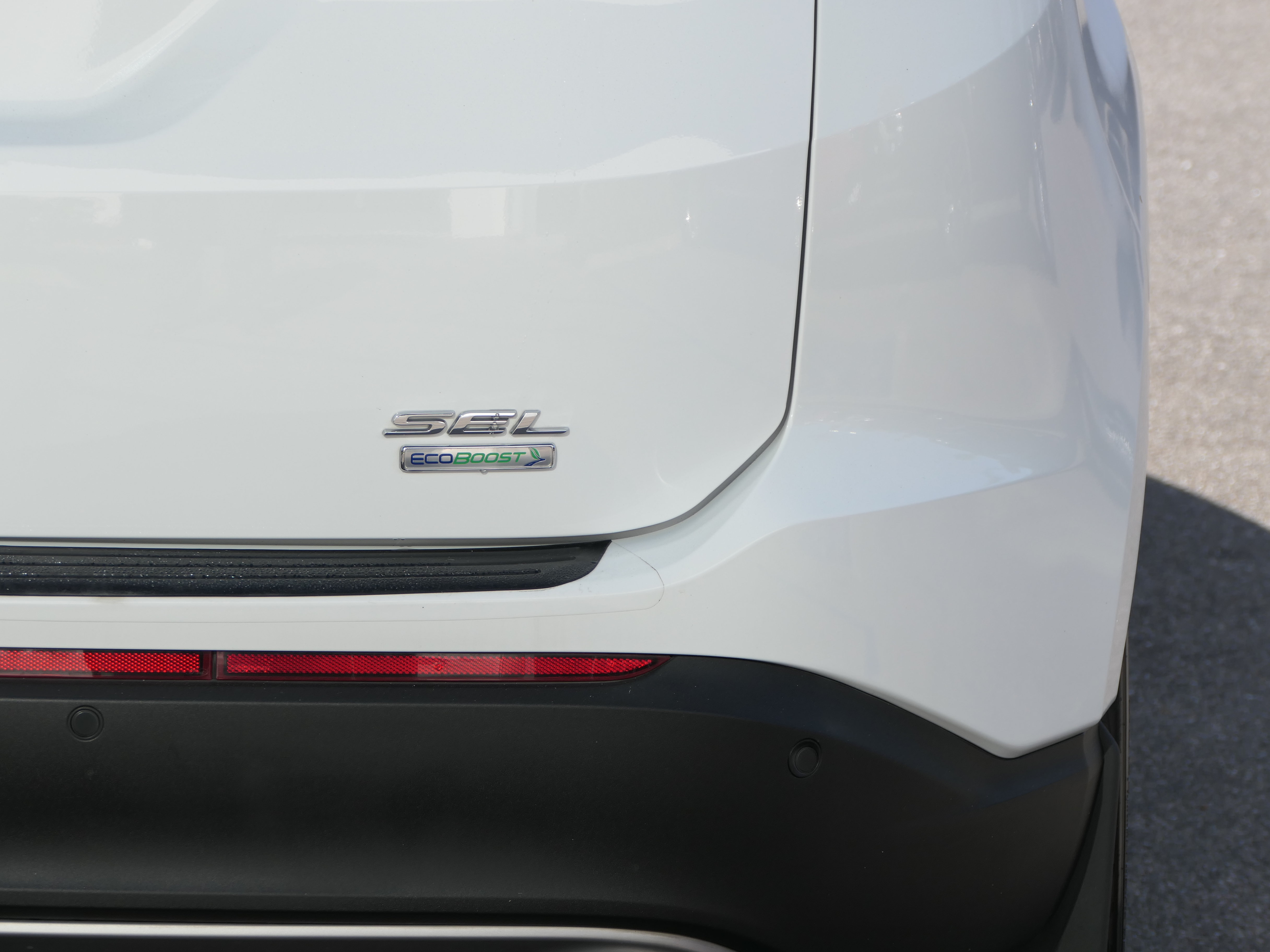 Used 2018 Ford Edge SEL FWD image 5