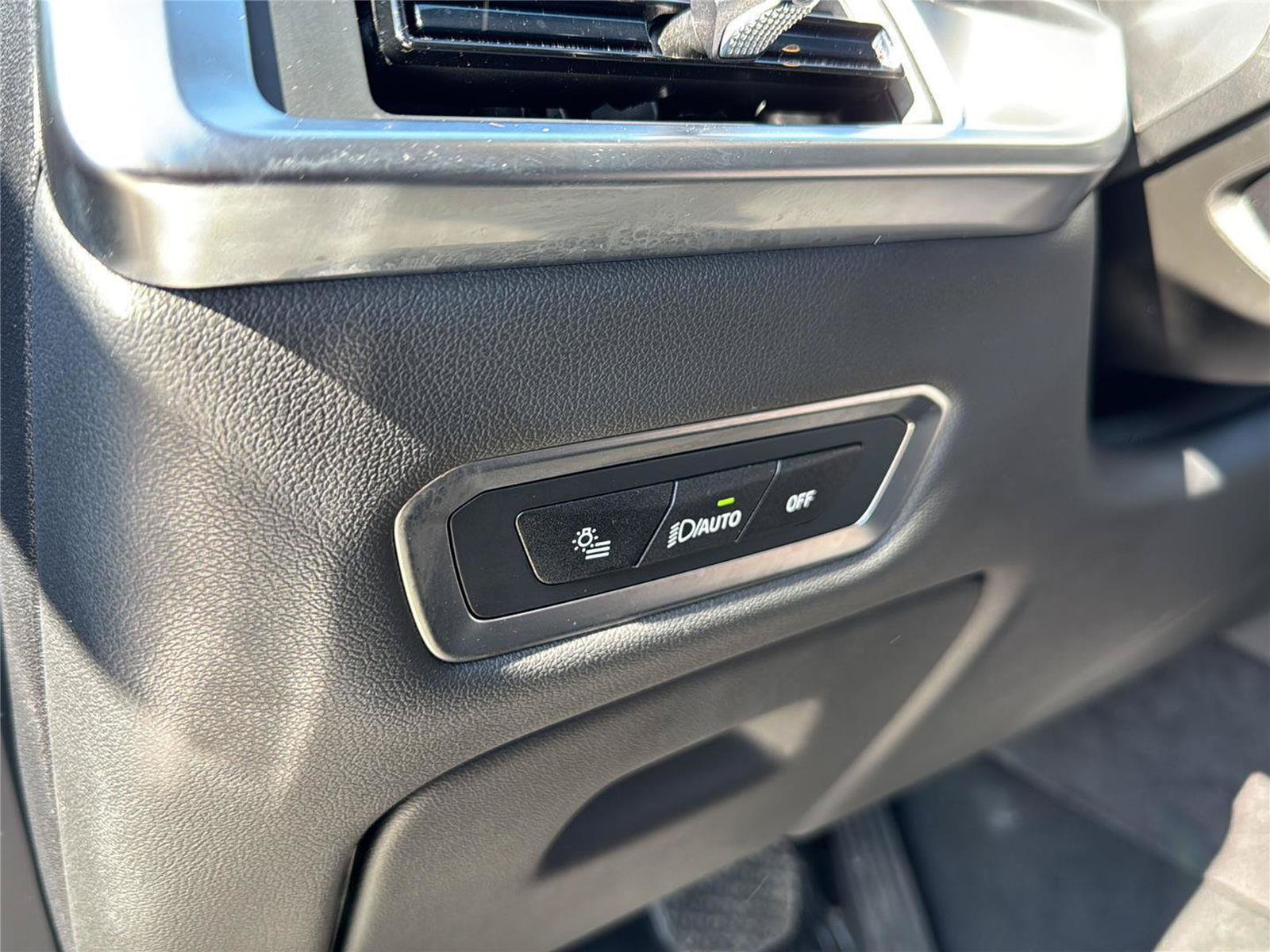 Used 2025 BMW X7 xDrive40i AWD/4WD image 19