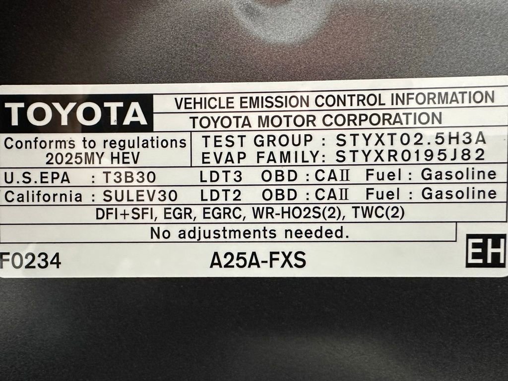 Used 2025 Toyota Sienna LE image 74