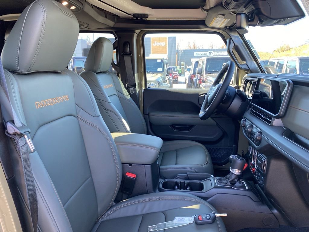 New 2025 Jeep Gladiator Mojave image 13