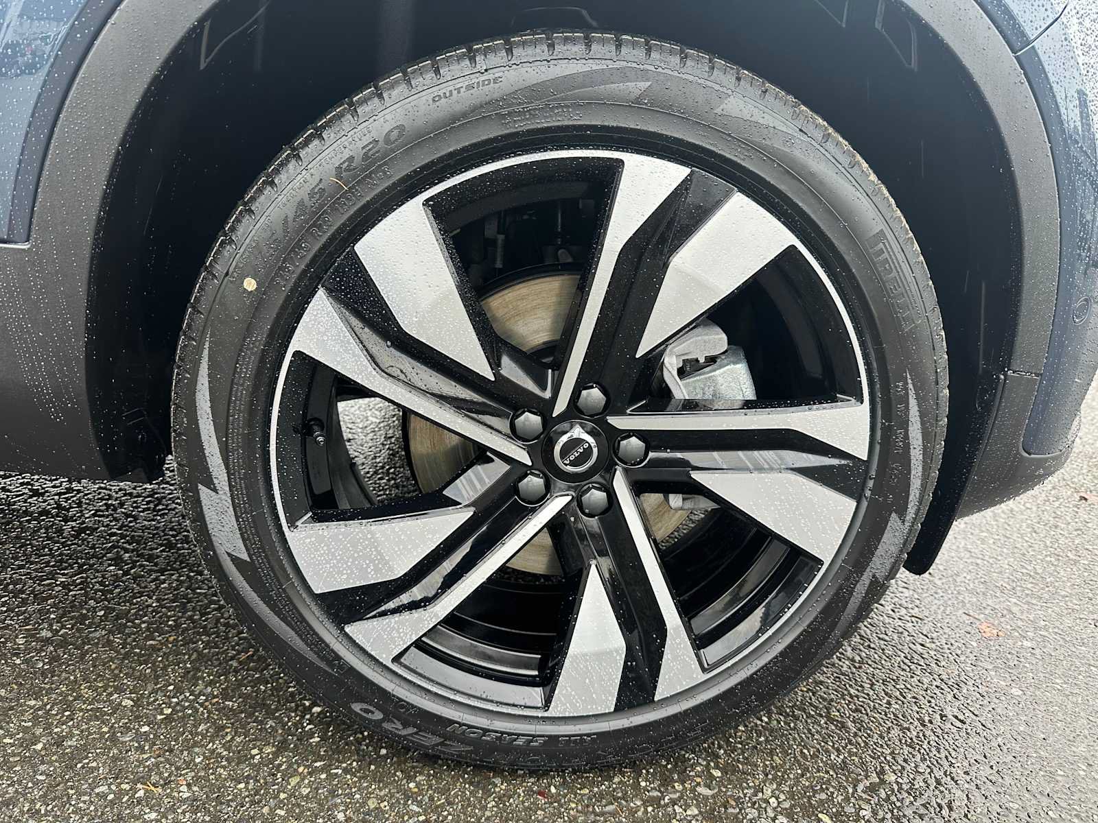 New 2026 Volvo XC40 B5 Ultra w/ Climate Package AWD/4WD image 9