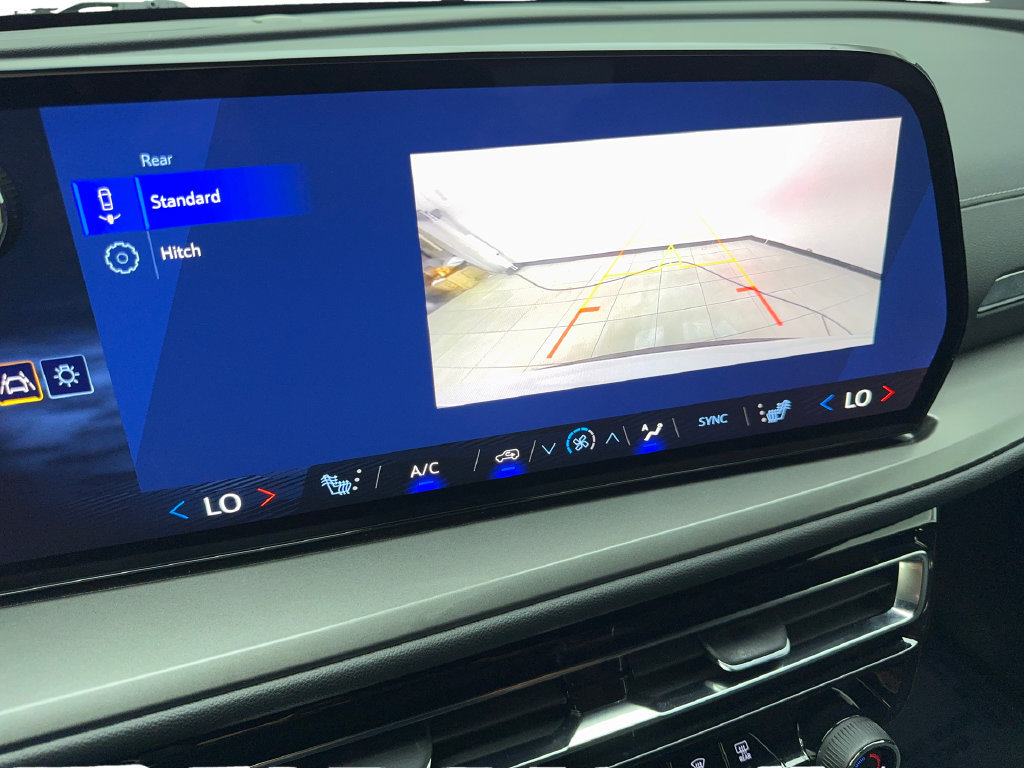 Used 2026 Chevrolet Traverse LT FWD image 73