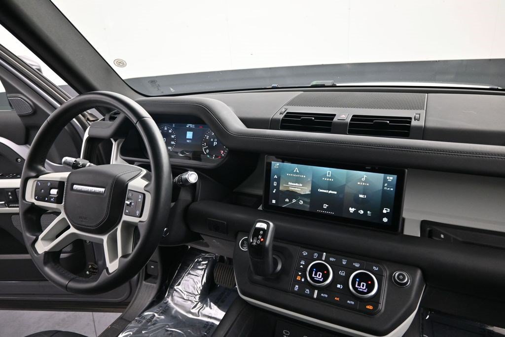 Used 2020 Land Rover Defender 110 SE AWD/4WD image 14