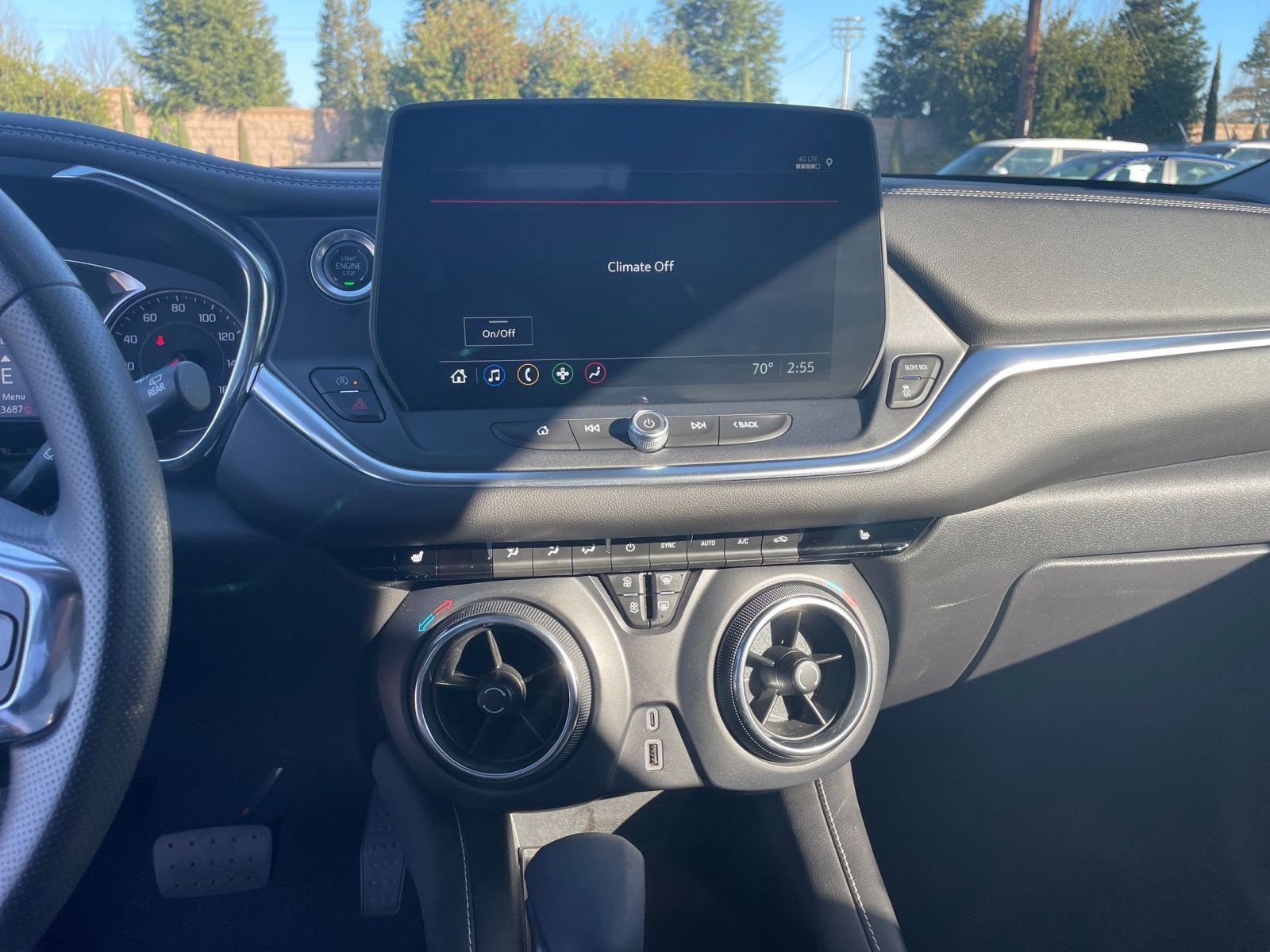 Used 2025 Chevrolet Blazer LT FWD image 17