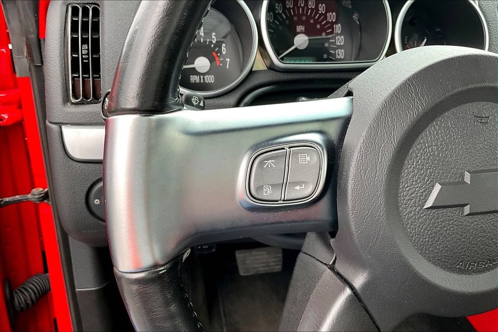 Used 2003 Chevrolet SSR w/ Preferred Equipment Group RWD image 14