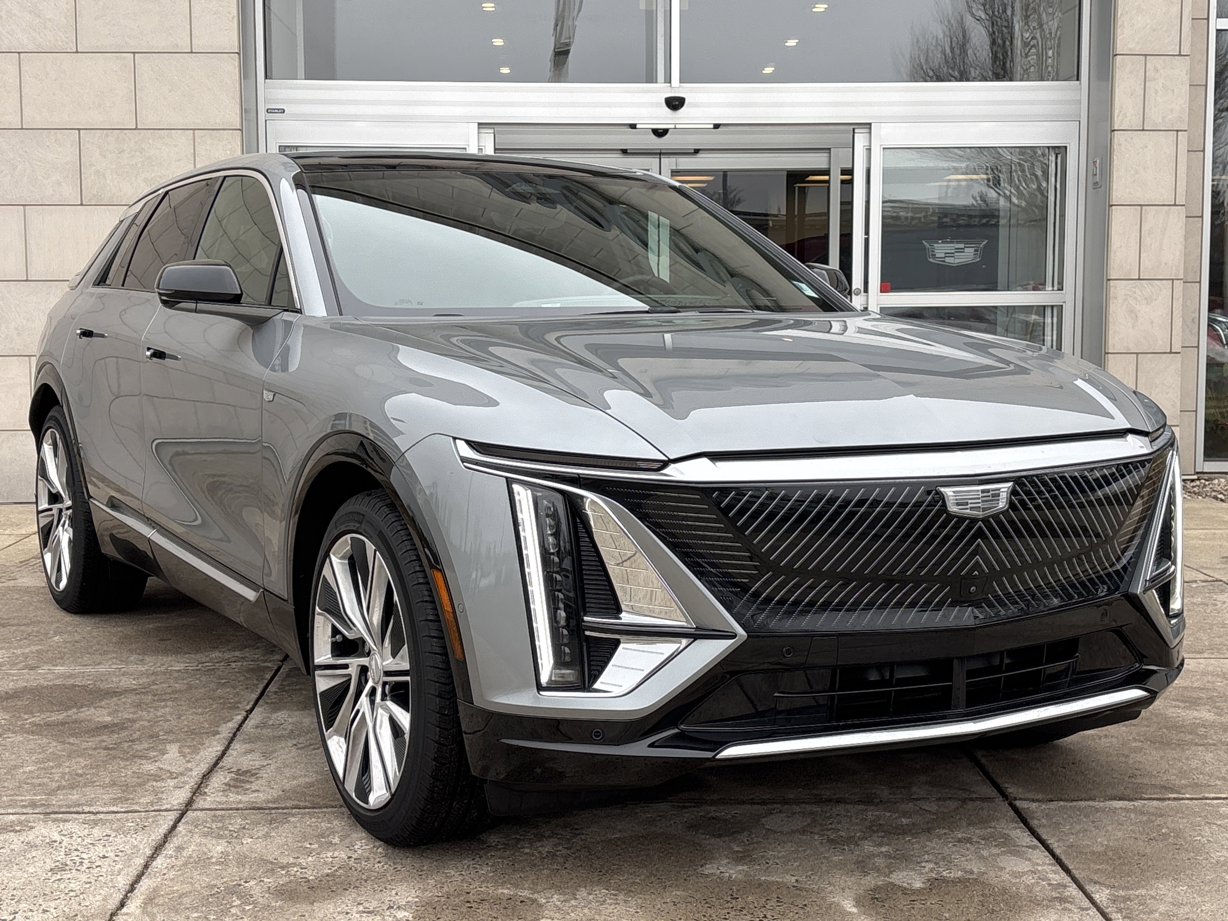 Used 2024 Cadillac Lyriq Luxury w/ LPO, Floor Liner Package image 2