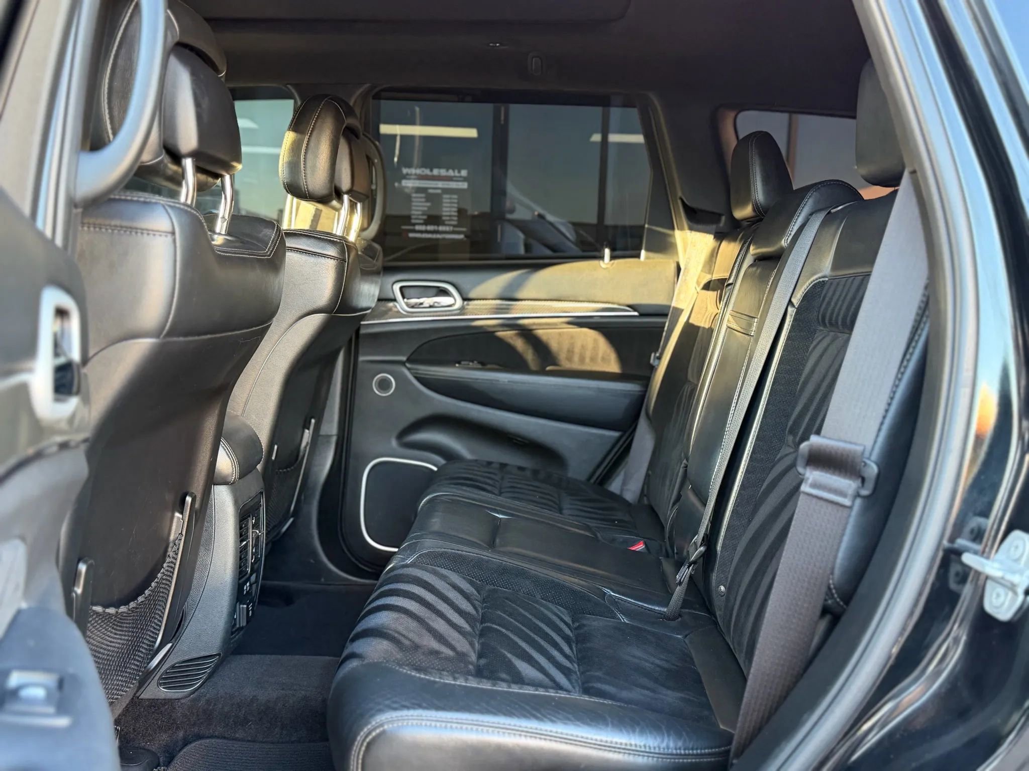 Used 2018 Jeep Grand Cherokee SRT image 18