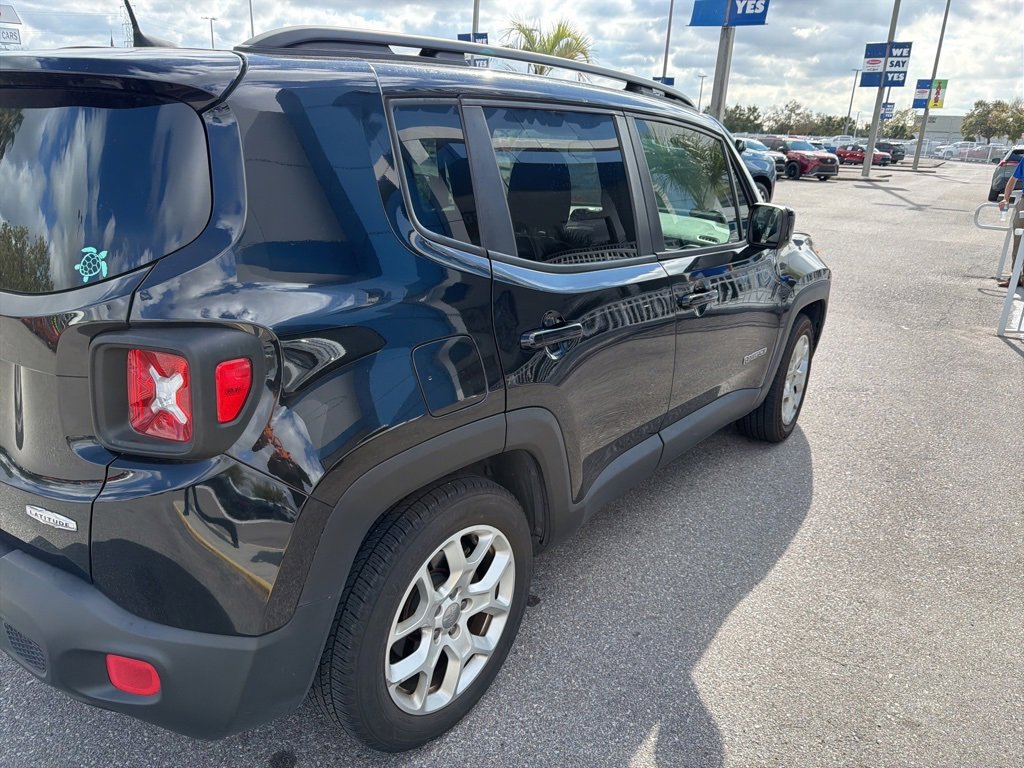 Used 2018 Jeep Renegade Latitude w/ Popular Equipment Group image 3