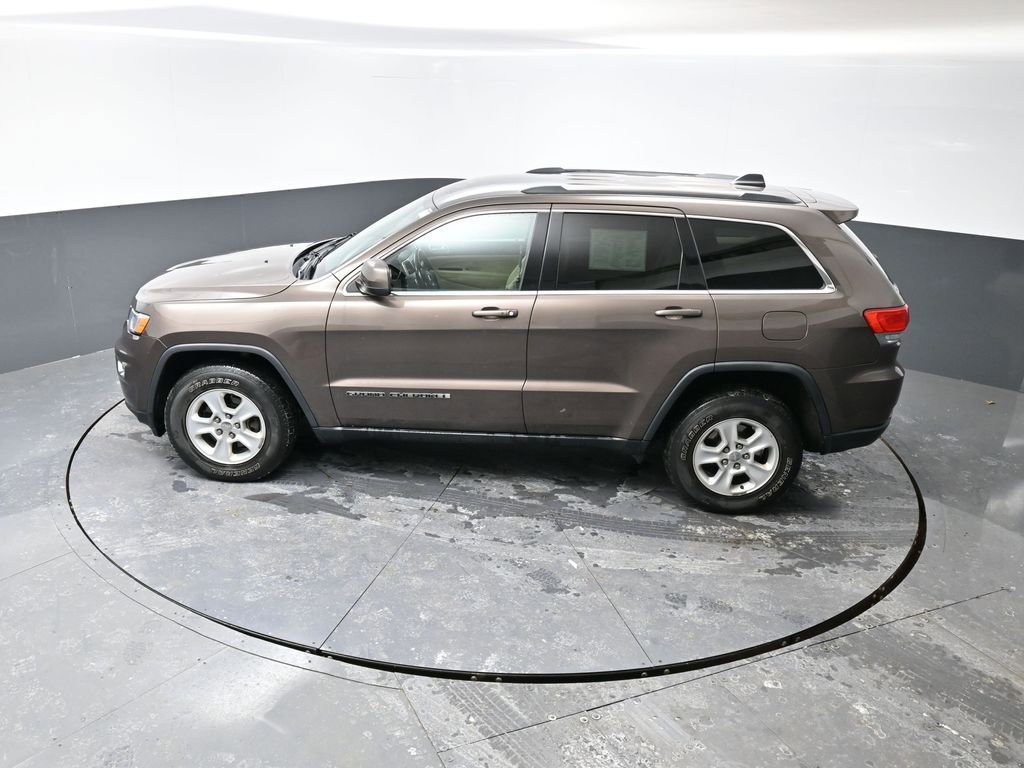 Used 2017 Jeep Grand Cherokee Laredo w/ Quick Order Package 23E image 43