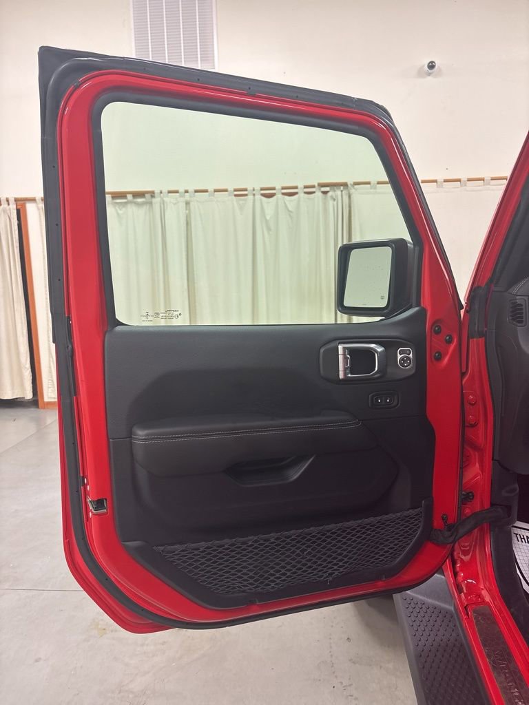 Used 2021 Jeep Wrangler Unlimited Sahara w/ LED Lighting Group image 18