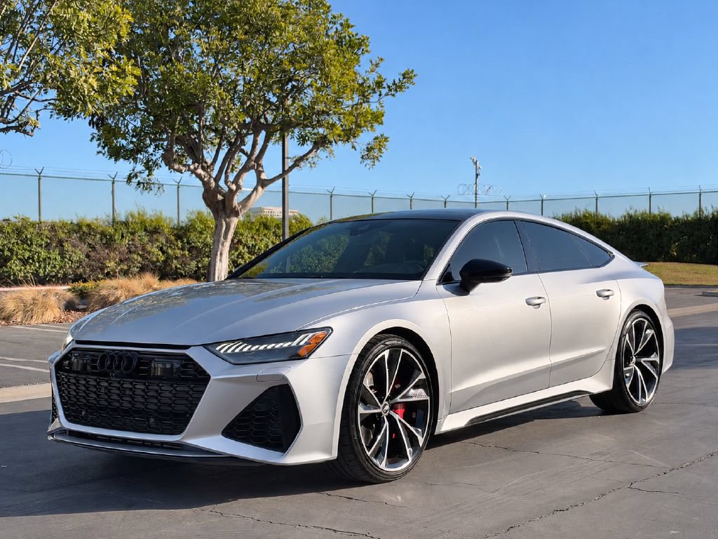 Used 2021 Audi RS 7 Sportback w/ Black Optic Package AWD/4WD image 2