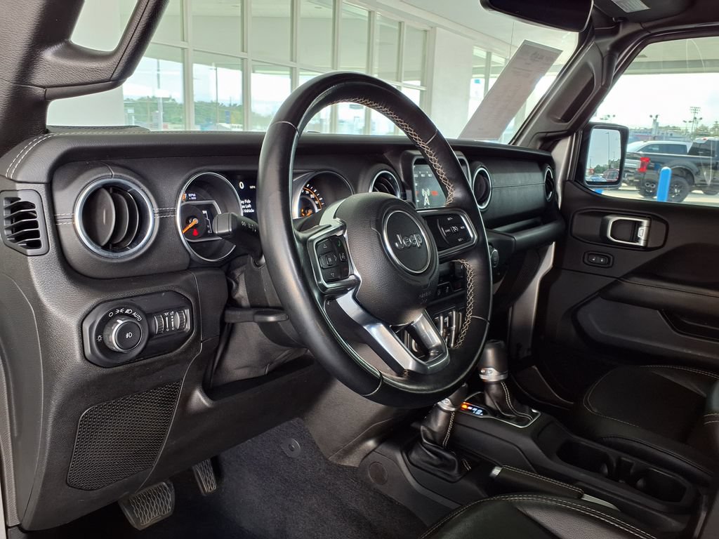 Used 2019 Jeep Wrangler Unlimited Sahara AWD/4WD image 21