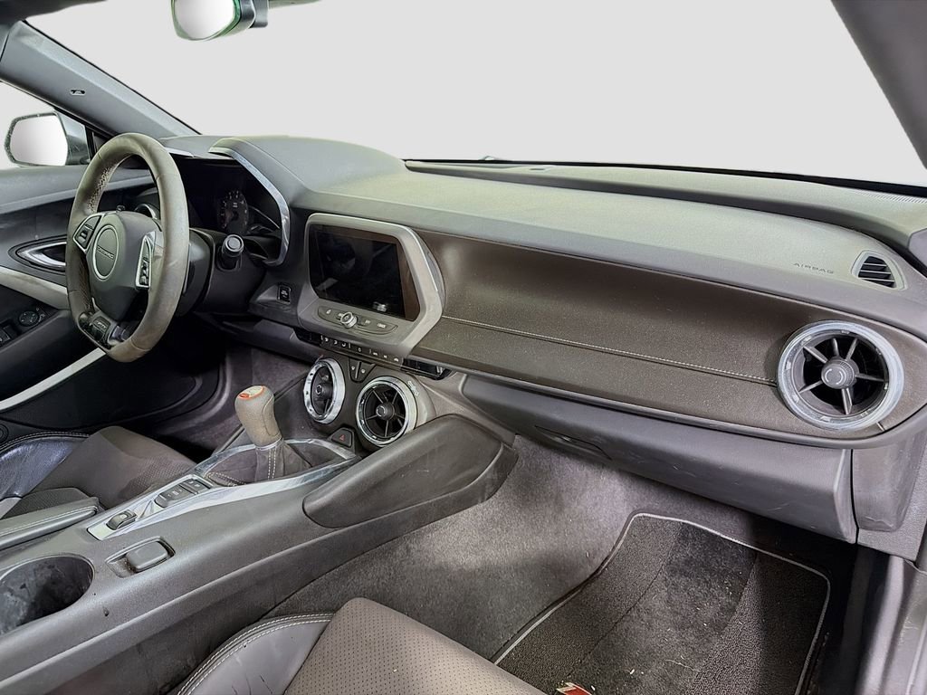 Used 2017 Chevrolet Camaro SS image 27