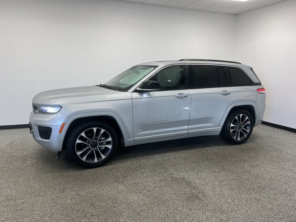 Used 2024 Jeep Grand Cherokee Overland image 18