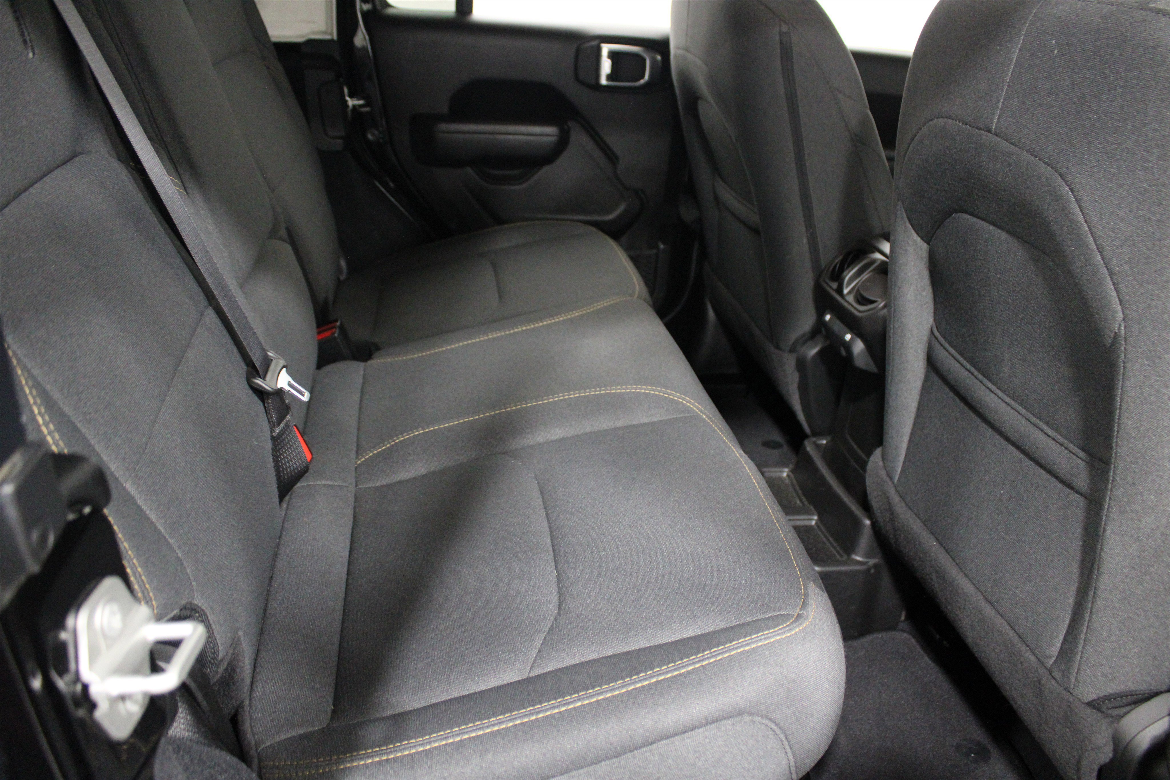 Used 2024 Jeep Wrangler Unlimited image 24