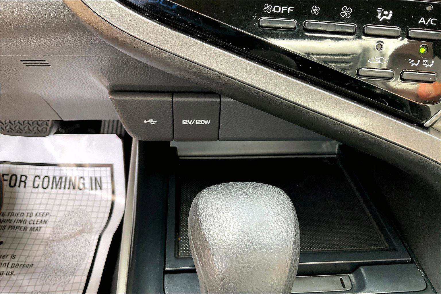 Used 2020 Toyota Camry LE FWD image 15