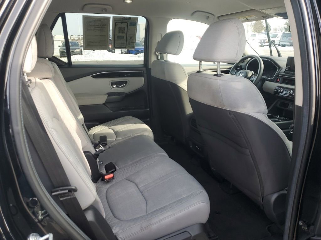 Certified 2024 Honda Pilot LX image 30