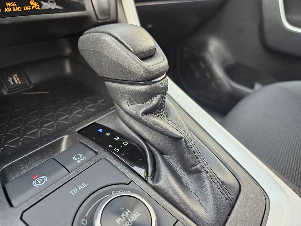 Certified 2025 Toyota RAV4 LE AWD/4WD image 38