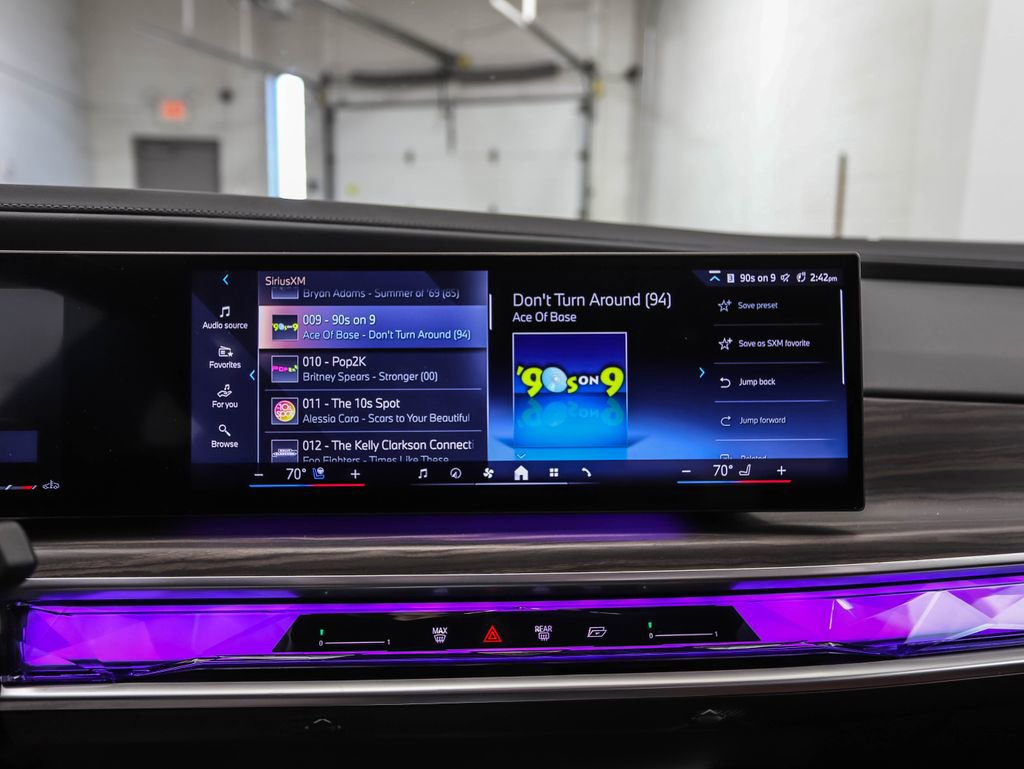 Certified 2024 BMW 760i xDrive w/ Executive Package AWD/4WD image 15