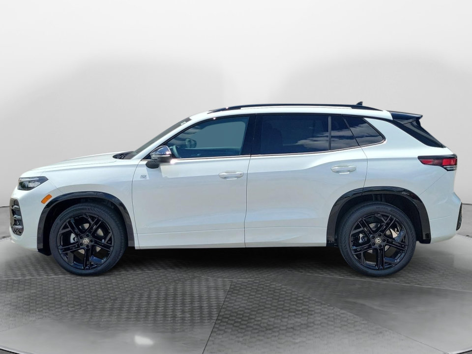 New 2026 Volkswagen Tiguan SE R-Line FWD image 4