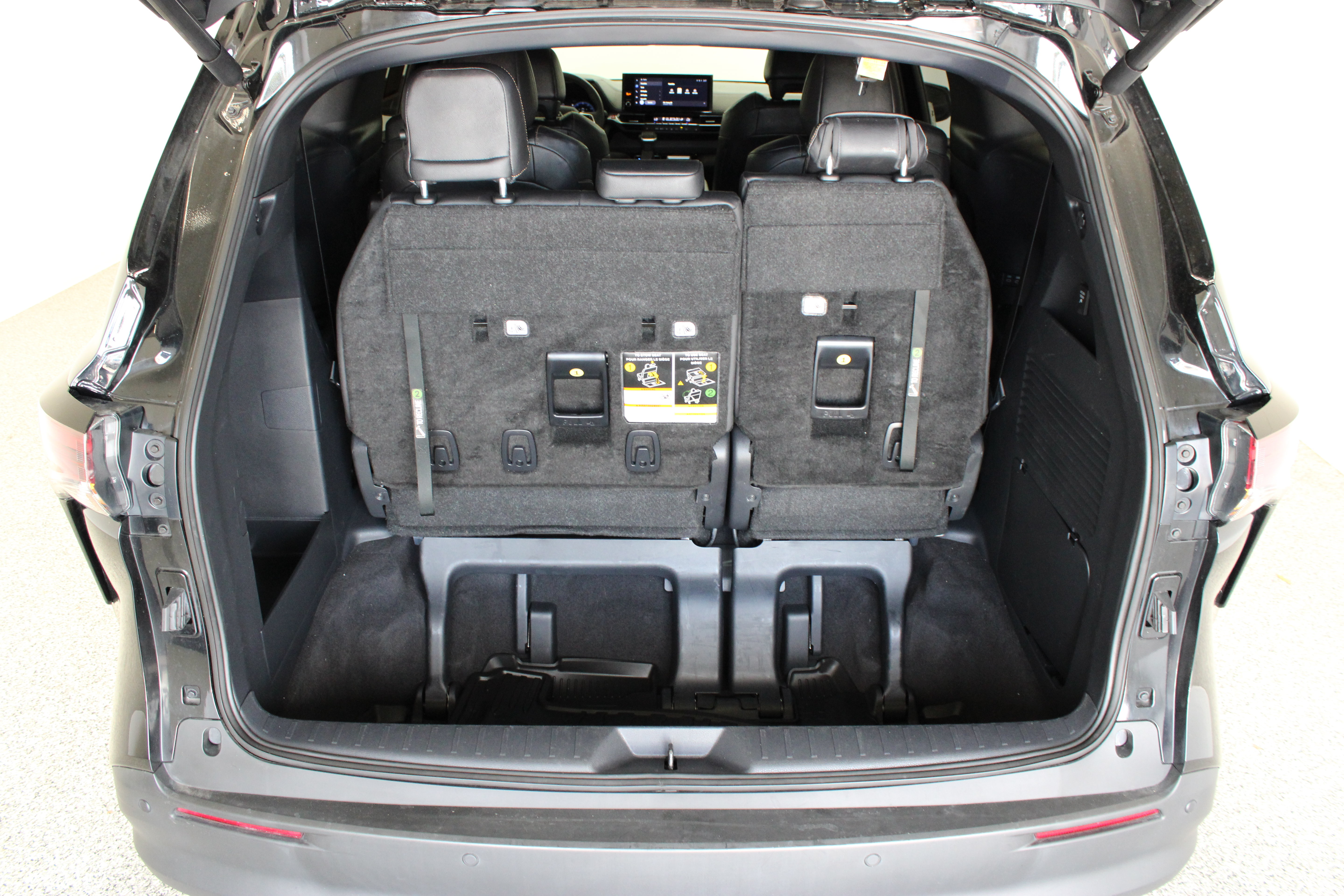 Certified 2025 Toyota Sienna XLE Woodland Edition AWD/4WD image 34