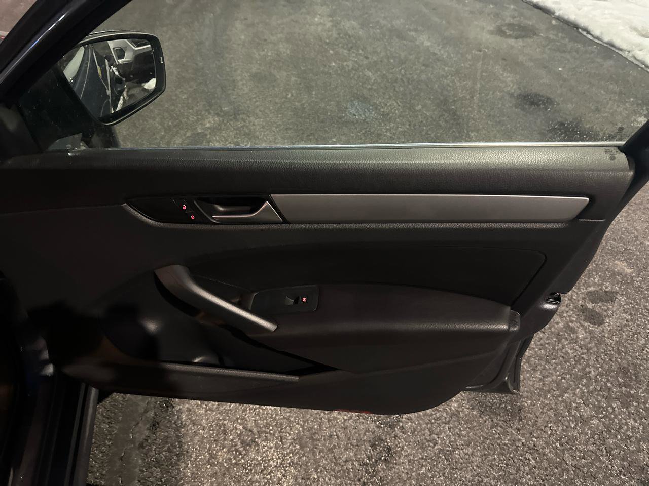 Used 2015 Volkswagen Passat 1.8T Limited Edition image 5