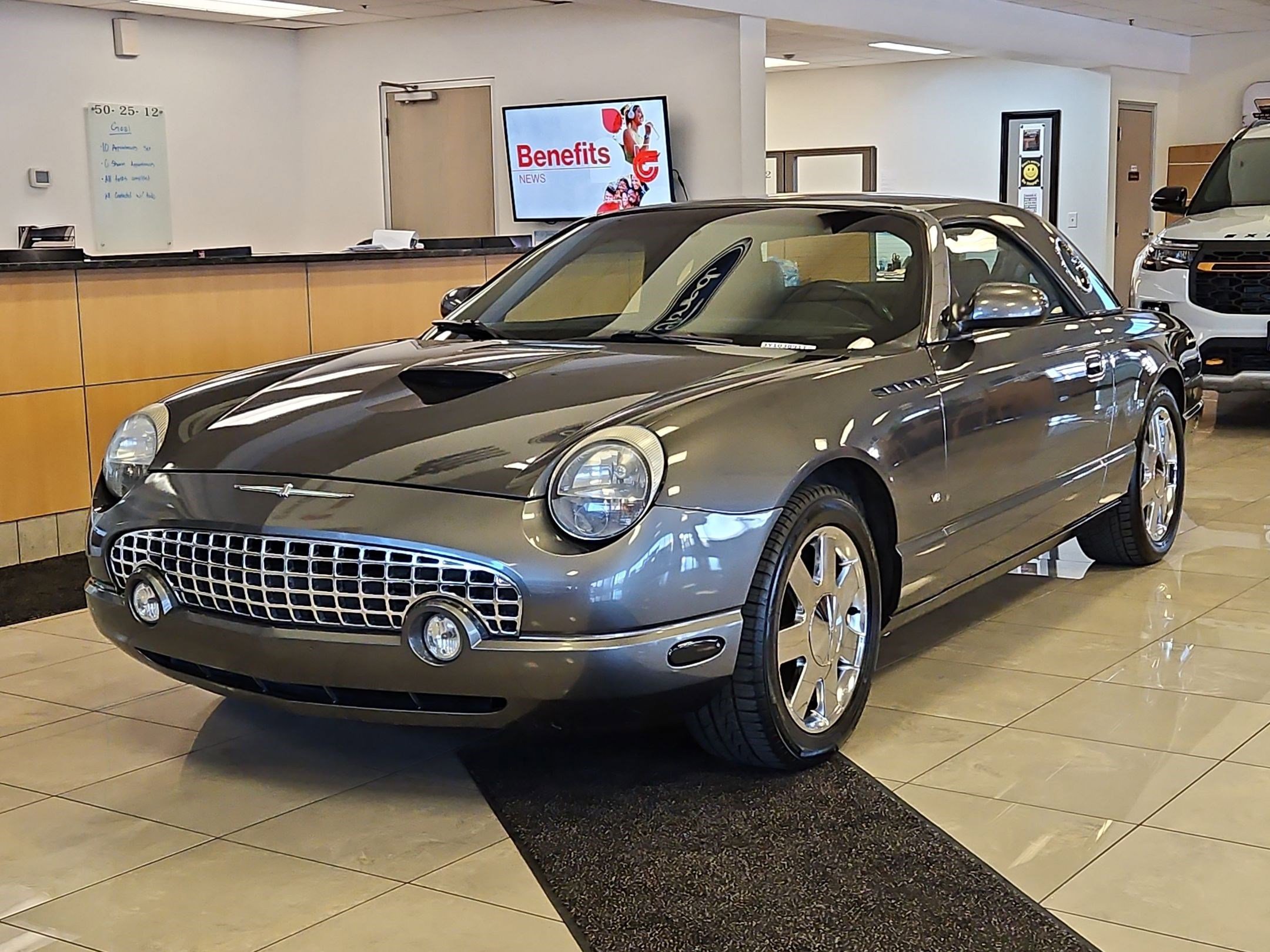 Used 2003 Ford Thunderbird image 10