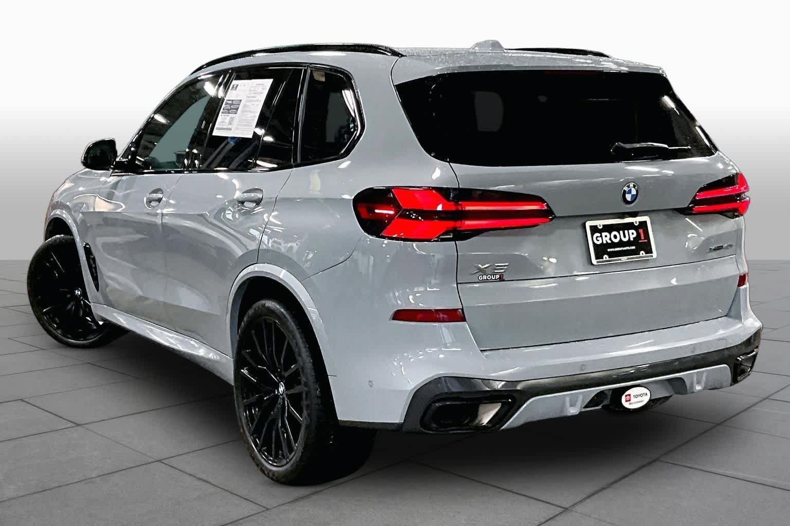 Used 2024 BMW X5 xDrive40i w/ M Sport Package AWD/4WD image 12