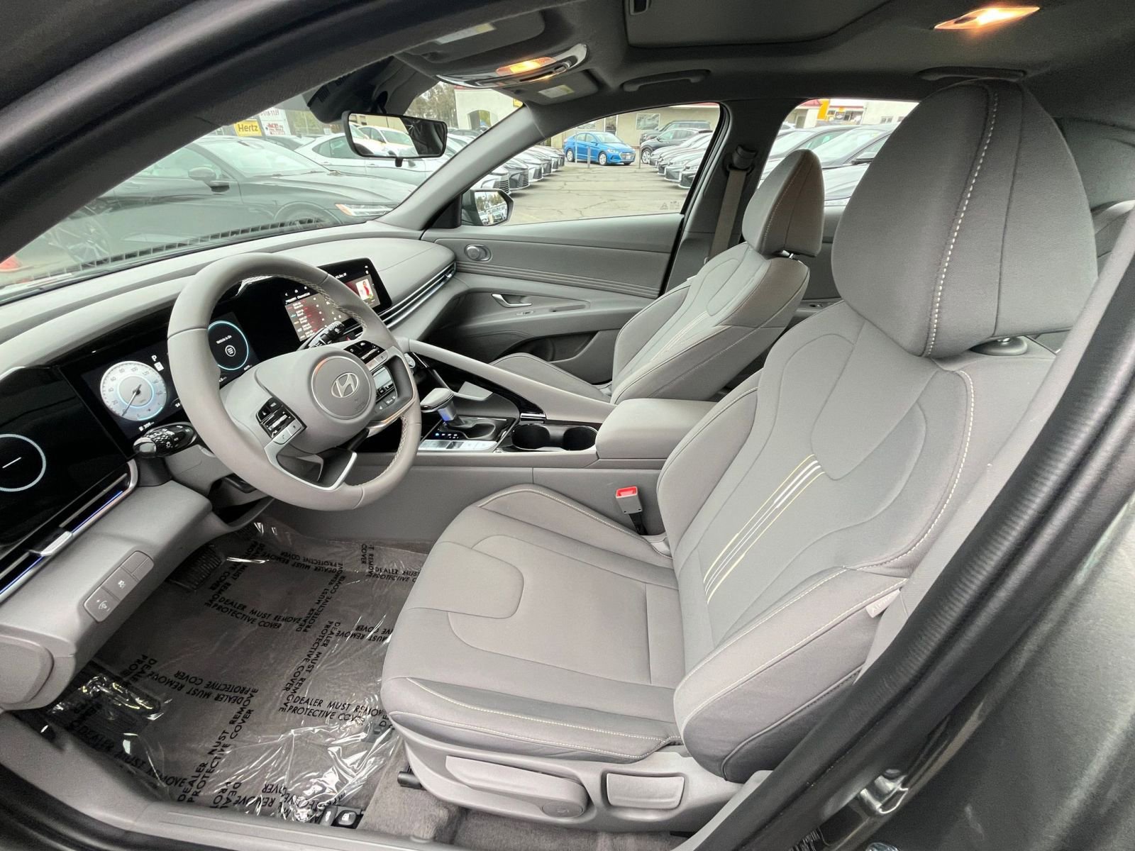 Used 2025 Hyundai Elantra SEL image 24