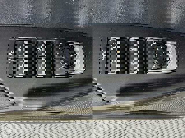 New 2025 Kia K5 LXS image 17